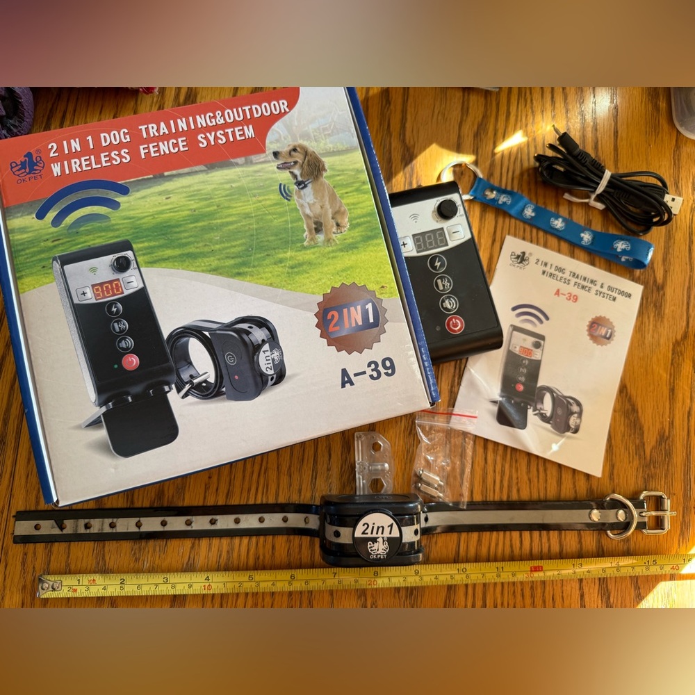 Wireless Pet Training System with Remote - Picture 2 of 9